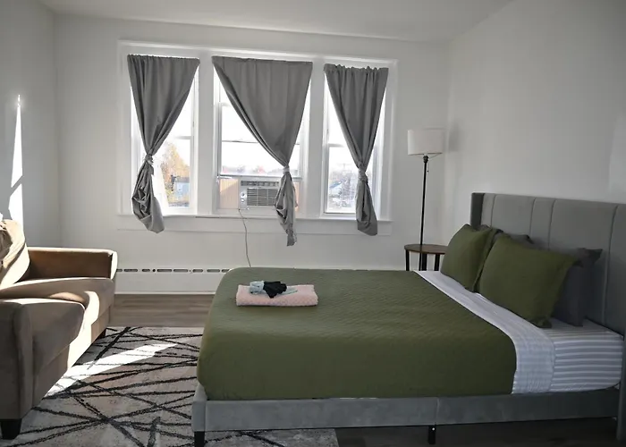 Downtown Hartford 2Br Family Pet Friendly