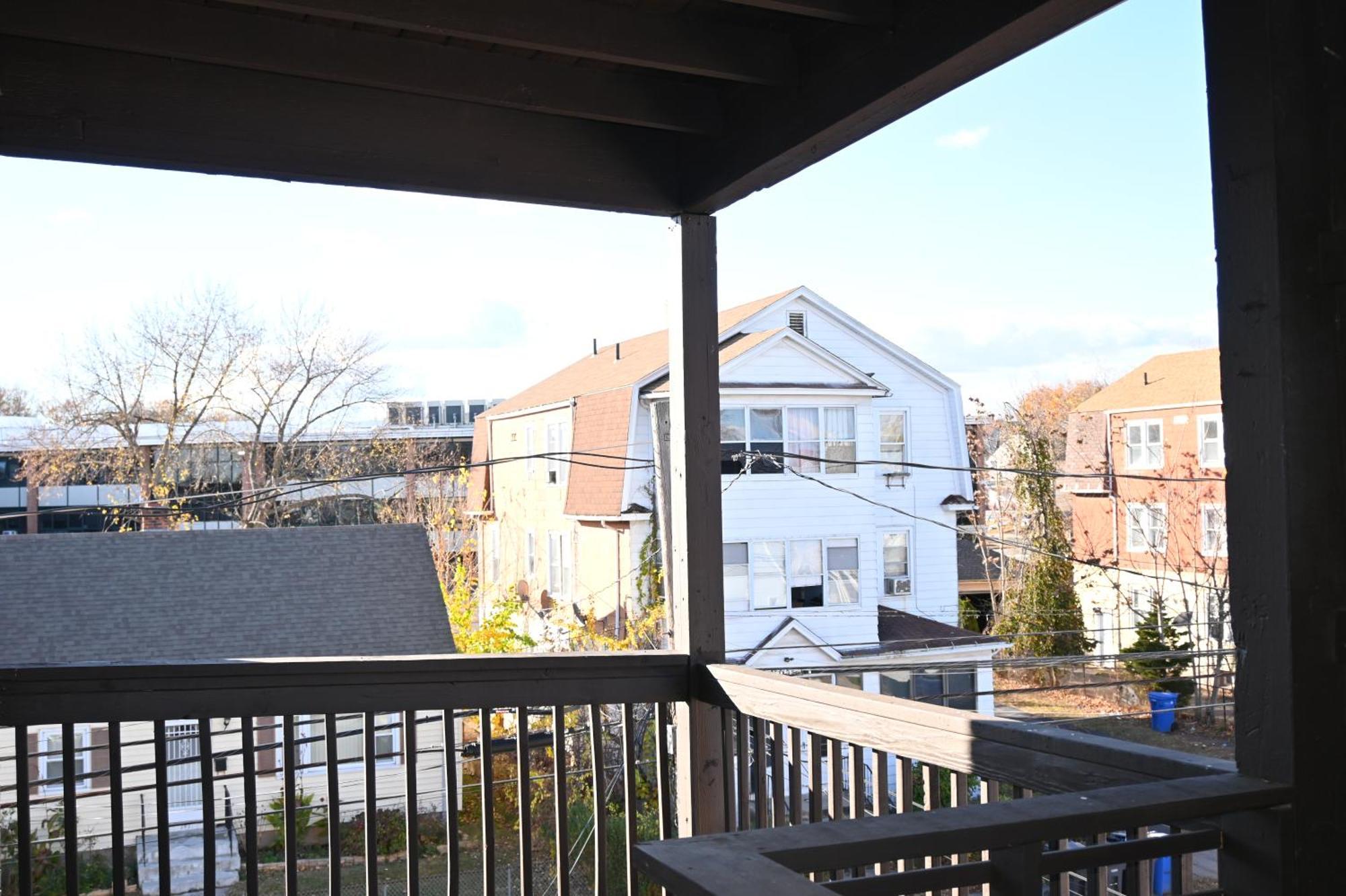 Downtown 2br Family Pet Friendly Hartford