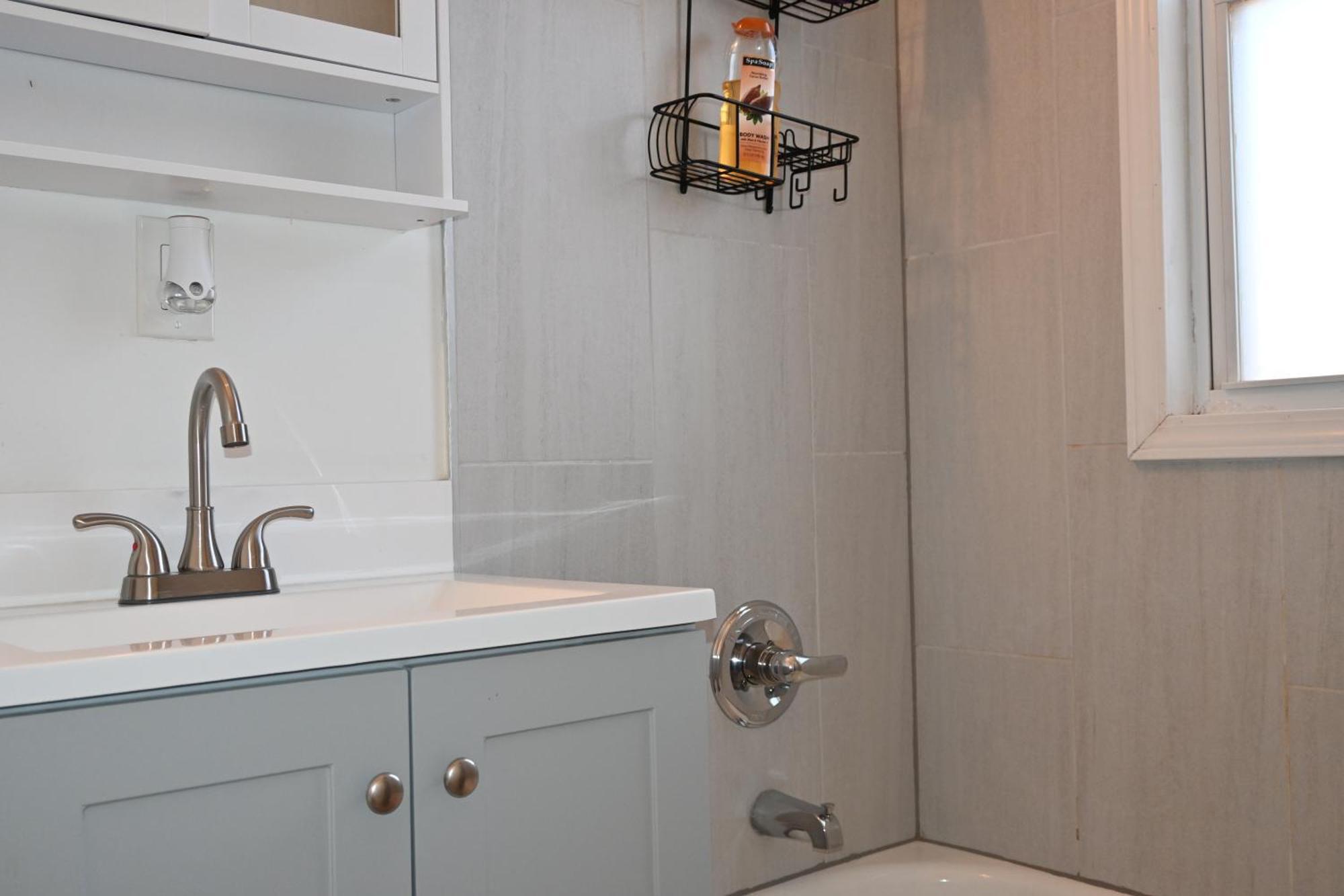 Downtown 2br Family Pet Friendly * Hartford