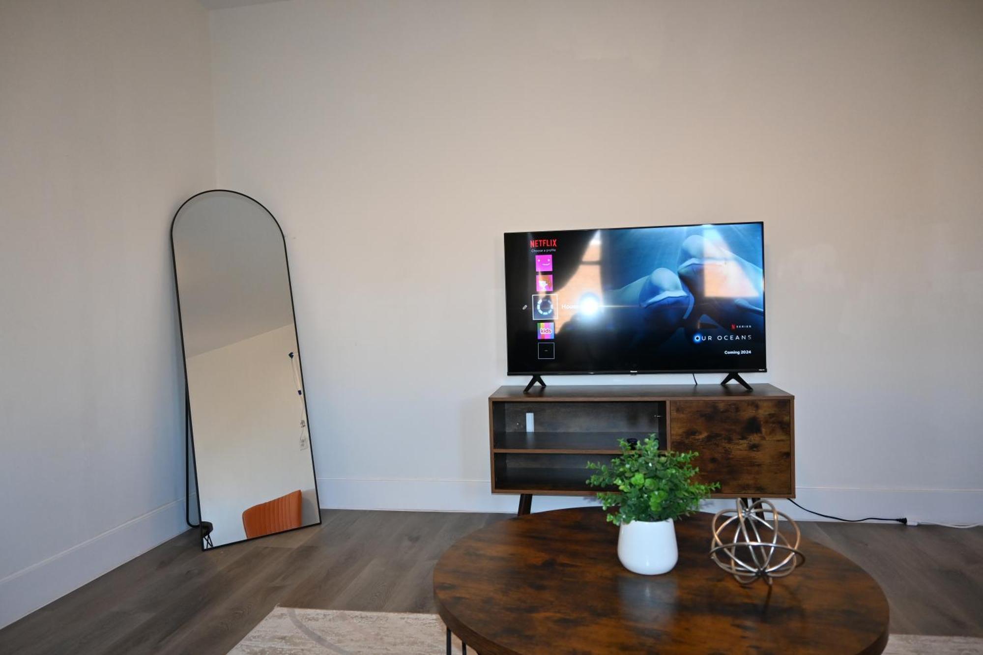 Downtown 2br Family Pet Friendly Hartford