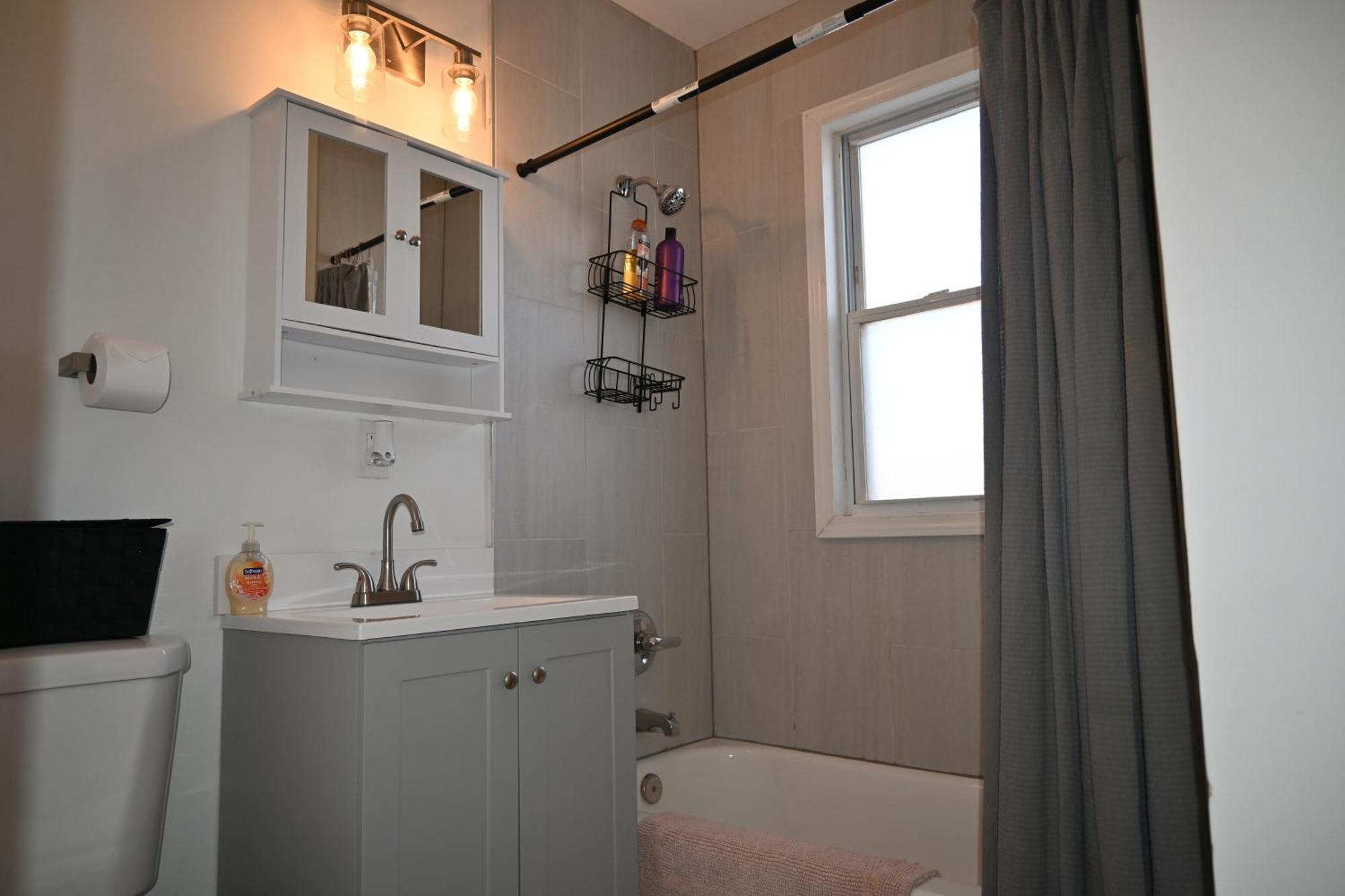 Downtown 2br Family Pet Friendly