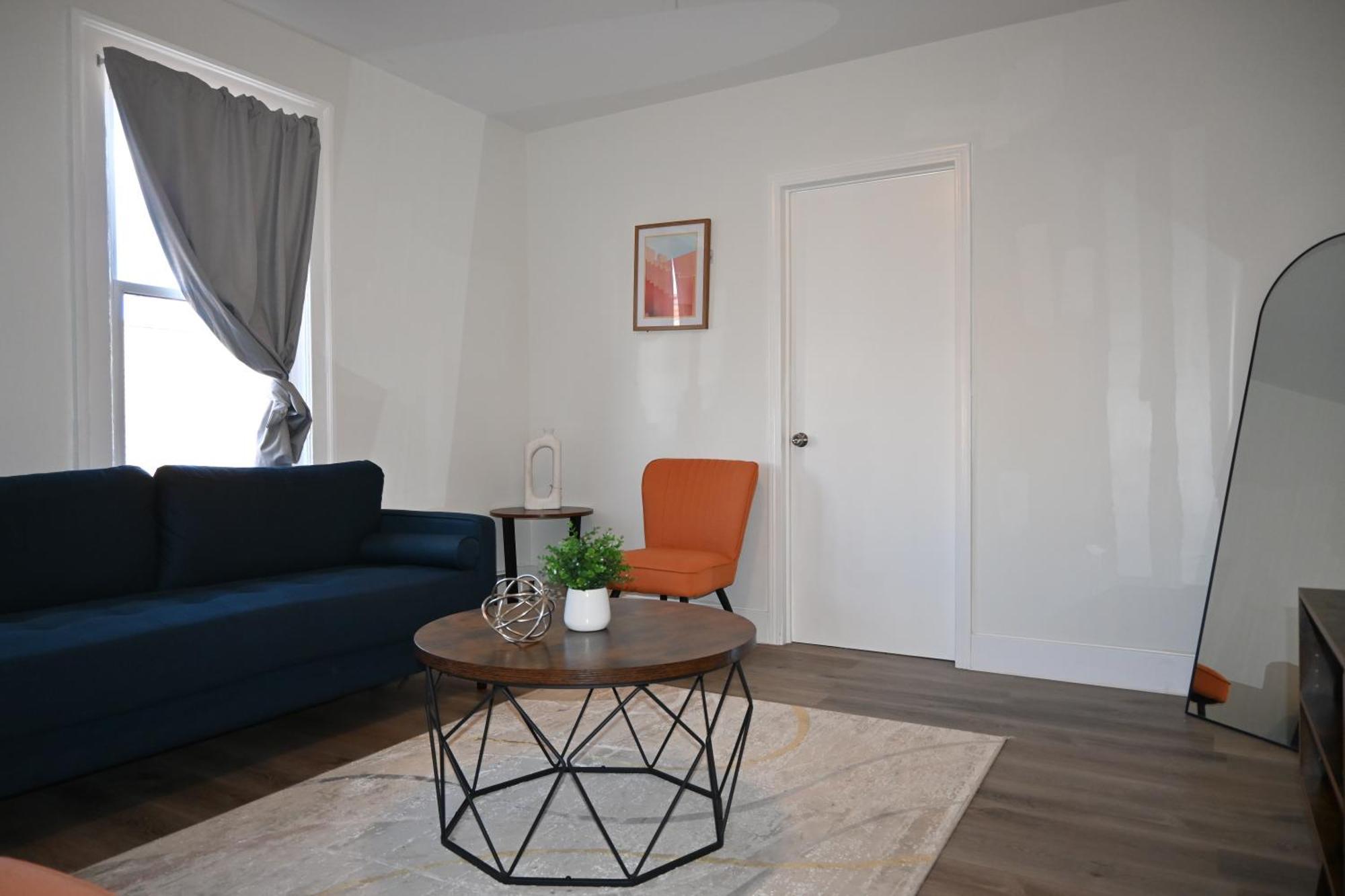 Downtown 2br Family Pet Friendly *